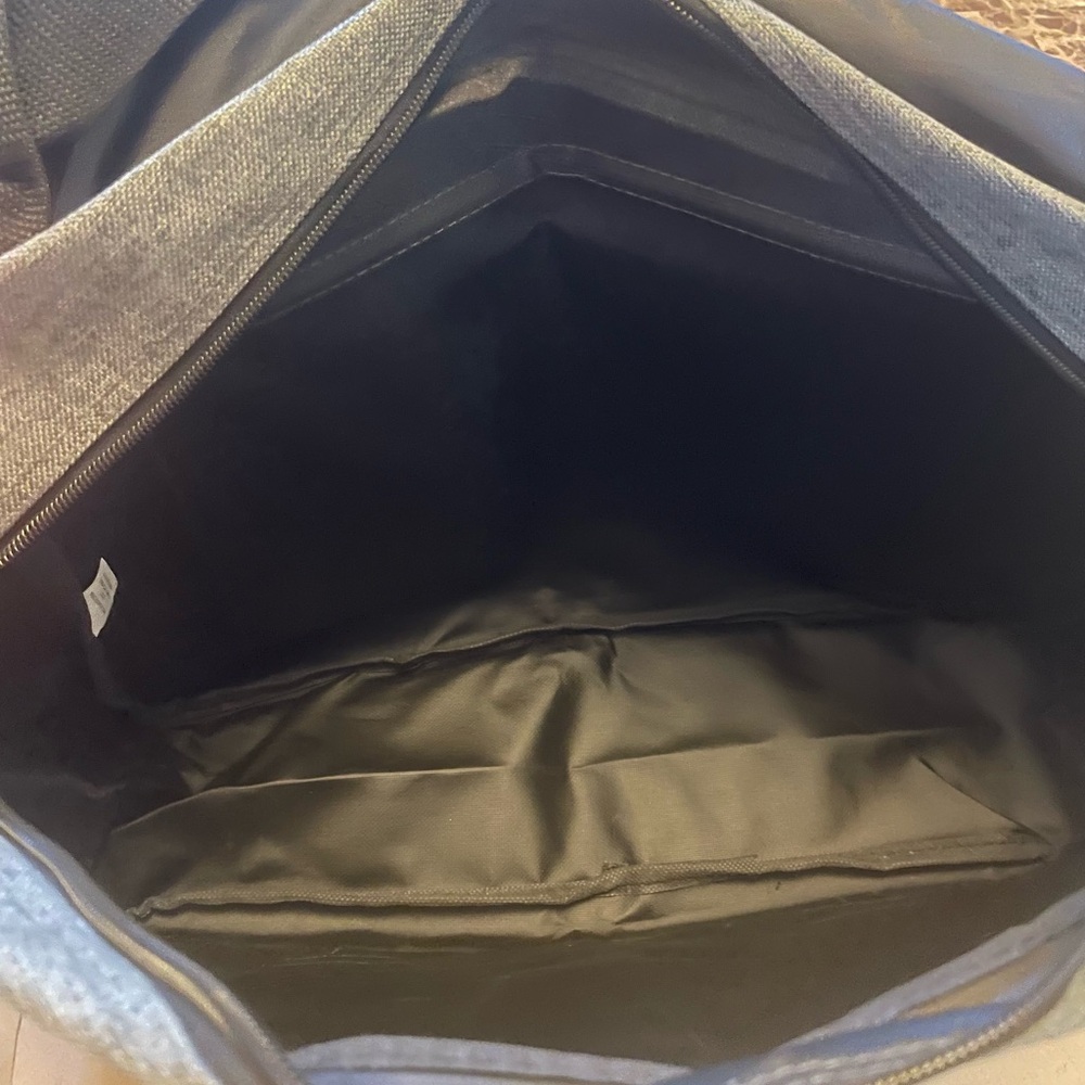 NWOT- Heathered Grey Laptop Messenger Bag Padded/Adjustable Shoulder Strap - Picture 5 of 10